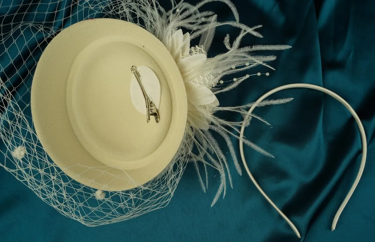 Cizoe Fascinators Hats for Women Pillbox Hat 20s 30s 50s Vintage Feather Headwear Bowler Flower Veil Wedding Tea Party Hat